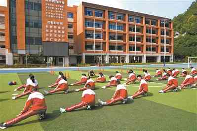 贵州省贵阳市探索中小学“兵教师”选拔培养路径