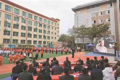 把国防观念刻入成长年轮