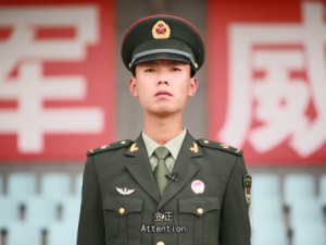 队列训练—立正